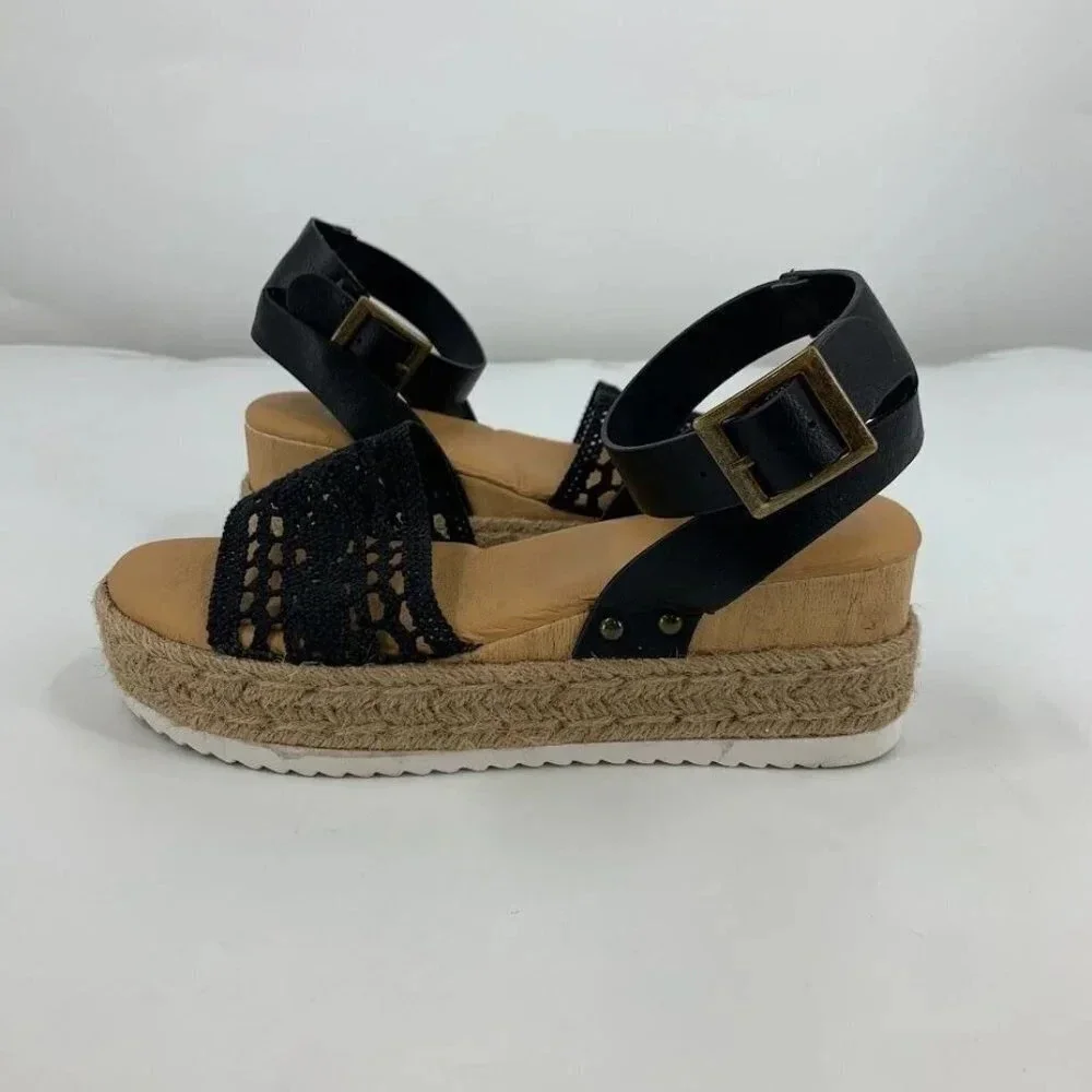 Journee Collection‎ Women's Comfort Foam Lizette Sandals Size 6.5 NWOB